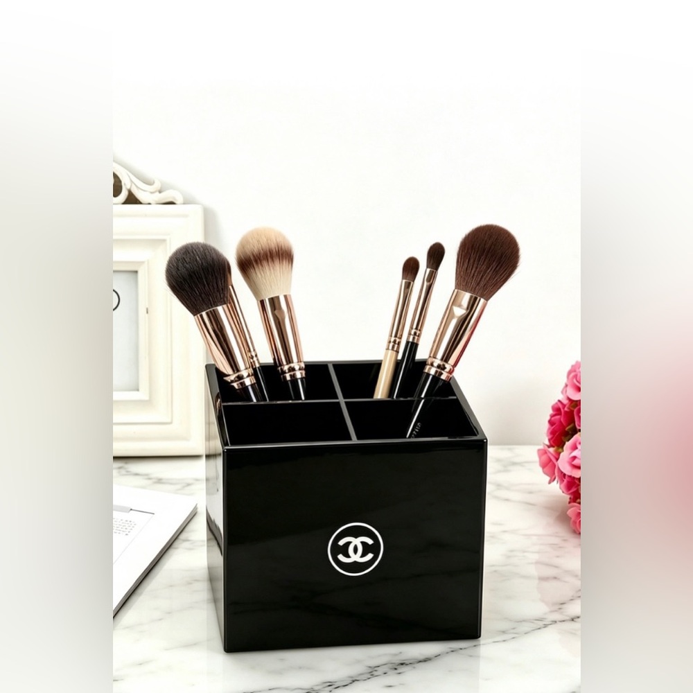CHANEL Black Makeup Brush Acrylic Organizer